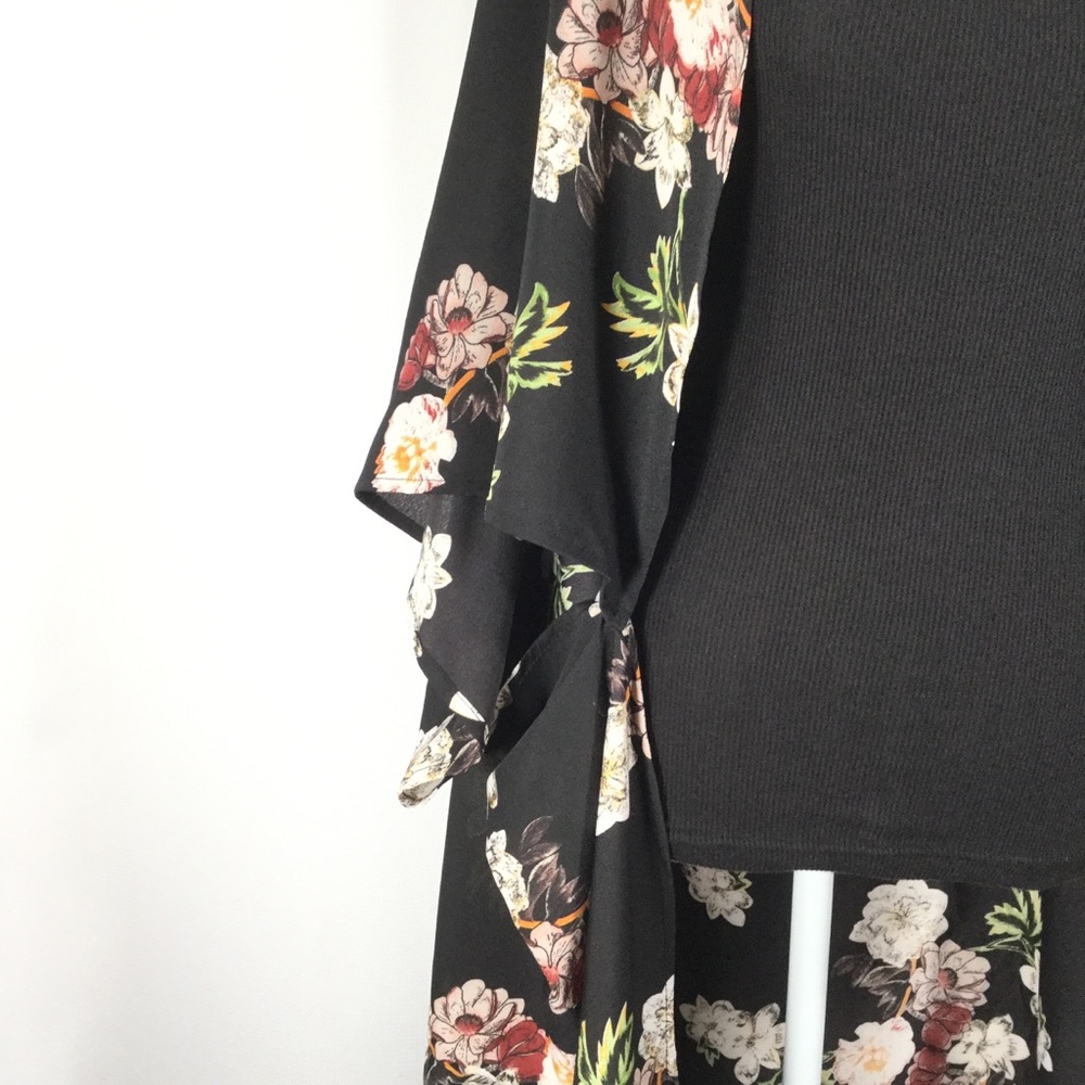 AMARYLLIS | Kimono Boho Black Floral Print - Picture 6 of 8